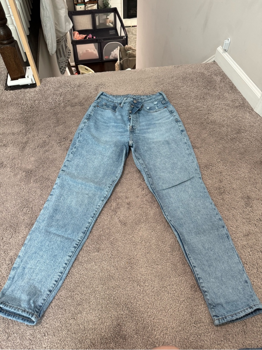 Old Navy Extra High Rise Sky-Hi Straight Jeans